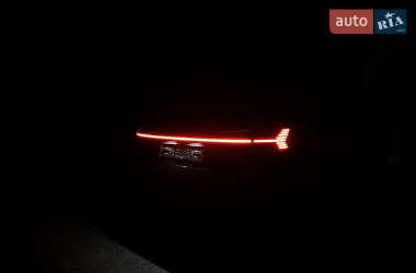 Внедорожник / Кроссовер Audi e-tron 2022 в 