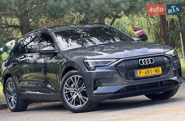 Внедорожник / Кроссовер Audi e-tron 2022 в 