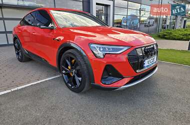 Внедорожник / Кроссовер Audi e-tron 2020 в 