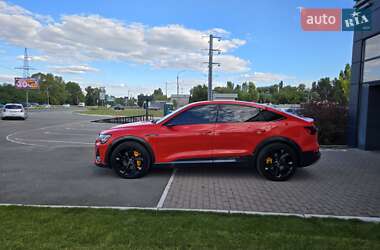 Внедорожник / Кроссовер Audi e-tron 2020 в 