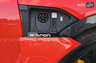 Внедорожник / Кроссовер Audi e-tron 2020 в 