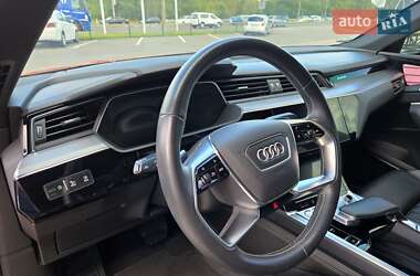 Внедорожник / Кроссовер Audi e-tron 2020 в 