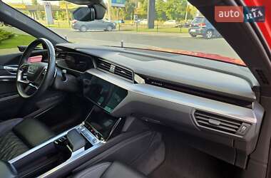 Внедорожник / Кроссовер Audi e-tron 2020 в 