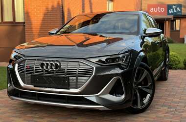 Внедорожник / Кроссовер Audi e-tron 2022 в 