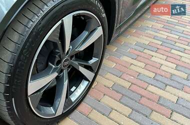 Внедорожник / Кроссовер Audi e-tron 2022 в 