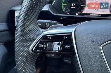 Внедорожник / Кроссовер Audi e-tron 2022 в 