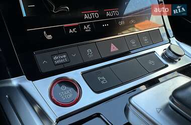 Внедорожник / Кроссовер Audi e-tron 2022 в 