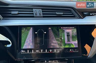 Внедорожник / Кроссовер Audi e-tron 2022 в 