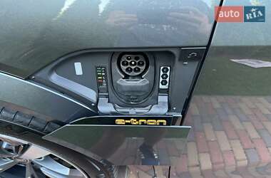 Внедорожник / Кроссовер Audi e-tron 2022 в 