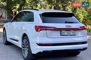 Внедорожник / Кроссовер Audi e-tron 2019 в 