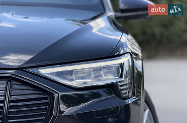 Позашляховик / Кросовер Audi e-tron 2020 в 