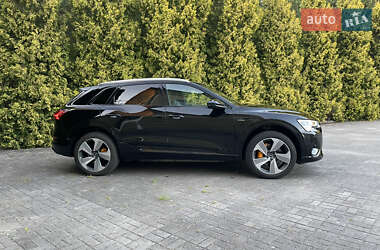 Внедорожник / Кроссовер Audi e-tron 2021 в 