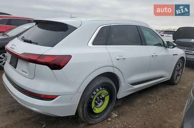 Внедорожник / Кроссовер Audi e-tron 2020 в 