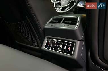 Внедорожник / Кроссовер Audi e-tron 2022 в 