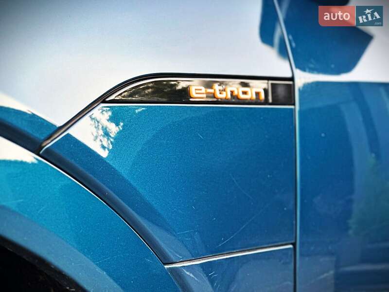 Внедорожник / Кроссовер Audi e-tron 2019 в Киеве