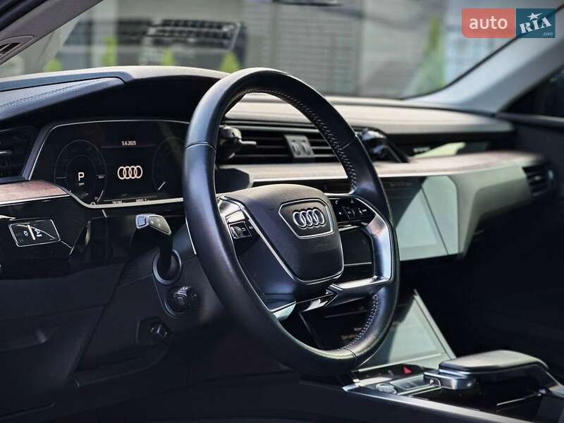 Внедорожник / Кроссовер Audi e-tron 2019 в Киеве