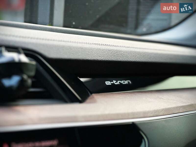 Внедорожник / Кроссовер Audi e-tron 2019 в Киеве
