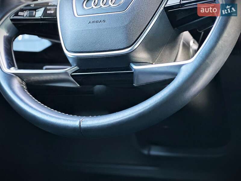 Внедорожник / Кроссовер Audi e-tron 2019 в Киеве