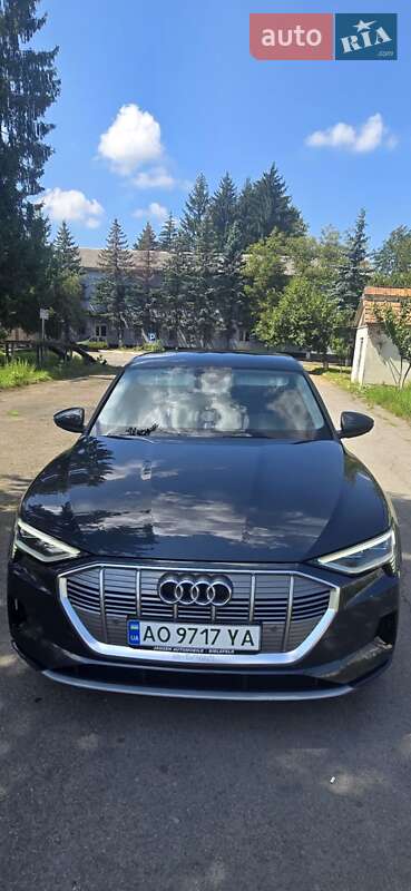 Внедорожник / Кроссовер Audi e-tron 2019 в Иршаве