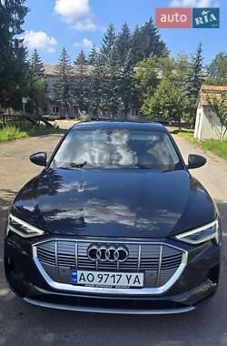 Внедорожник / Кроссовер Audi e-tron 2019 в 