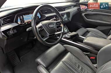Внедорожник / Кроссовер Audi e-tron 2020 в 