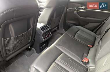 Внедорожник / Кроссовер Audi e-tron 2020 в 