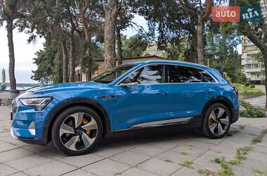Внедорожник / Кроссовер Audi e-tron 2020 в 