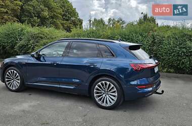 Внедорожник / Кроссовер Audi e-tron 2019 в 