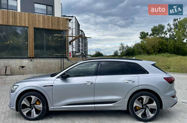Внедорожник / Кроссовер Audi e-tron 2022 в 