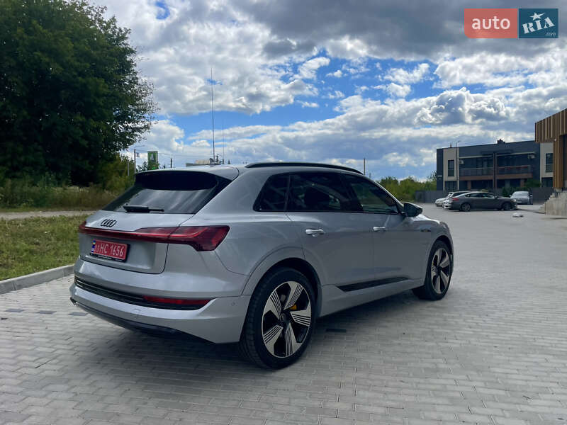 Внедорожник / Кроссовер Audi e-tron 2022 в Ровно