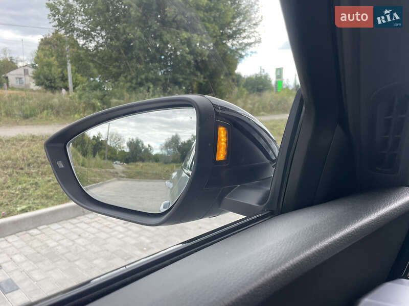 Внедорожник / Кроссовер Audi e-tron 2022 в Ровно