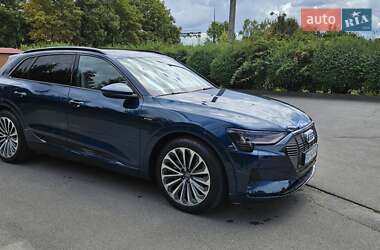 Внедорожник / Кроссовер Audi e-tron 2019 в 