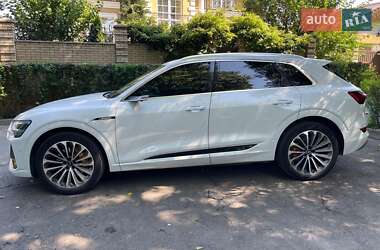 Внедорожник / Кроссовер Audi e-tron 2020 в 