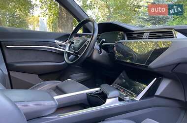 Внедорожник / Кроссовер Audi e-tron 2020 в 