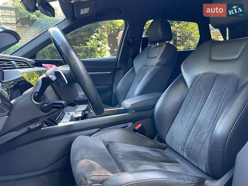 Позашляховик / Кросовер Audi e-tron 2020 в Києві