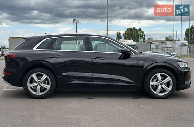 Внедорожник / Кроссовер Audi e-tron 2020 в 