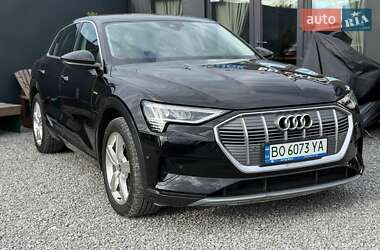 Внедорожник / Кроссовер Audi e-tron 2021 в 