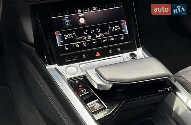 Внедорожник / Кроссовер Audi e-tron 2019 в 