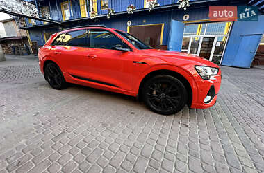 Внедорожник / Кроссовер Audi e-tron 2020 в 