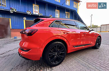 Внедорожник / Кроссовер Audi e-tron 2020 в 