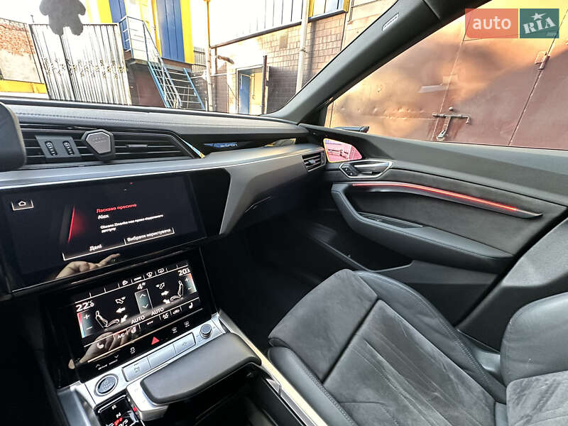 Позашляховик / Кросовер Audi e-tron 2020 в Тернополі