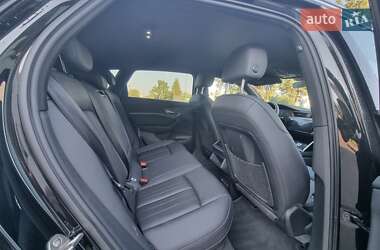 Позашляховик / Кросовер Audi e-tron 2021 в 
