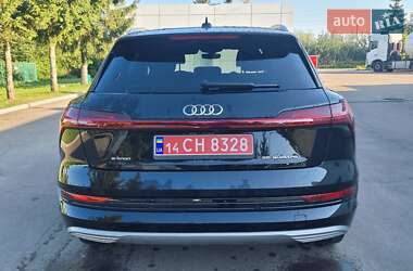 Позашляховик / Кросовер Audi e-tron 2021 в 