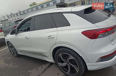 Внедорожник / Кроссовер Audi e-tron 2022 в 