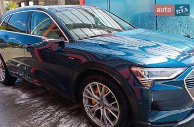 Позашляховик / Кросовер Audi e-tron 2020 в 