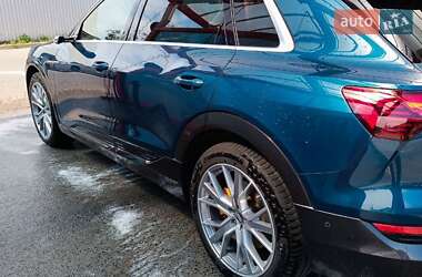 Позашляховик / Кросовер Audi e-tron 2020 в 