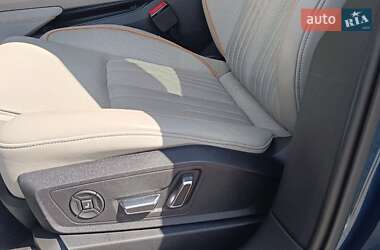 Позашляховик / Кросовер Audi e-tron 2020 в 