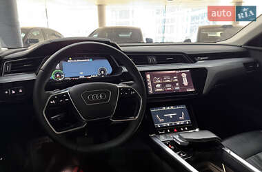 Внедорожник / Кроссовер Audi e-tron 2019 в 