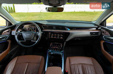 Внедорожник / Кроссовер Audi e-tron 2019 в 
