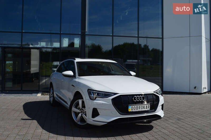 Внедорожник / Кроссовер Audi e-tron 2020 в 